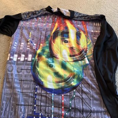 LOT 232L: Funky Shirts w/ Cool Prints & Patterns