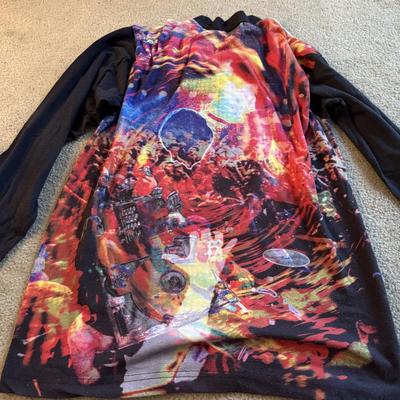 LOT 232L: Funky Shirts w/ Cool Prints & Patterns