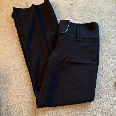 LOT 233L: Juniors / Petite Skirts, Pants & Shorts: Express, Christie brooks, XOXO, Rave, Mudd & More