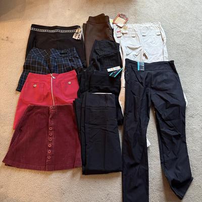 LOT 233L: Juniors / Petite Skirts, Pants & Shorts: Express, Christie brooks, XOXO, Rave, Mudd & More