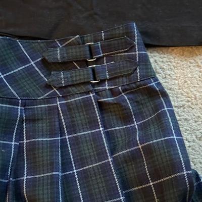 LOT 233L: Juniors / Petite Skirts, Pants & Shorts: Express, Christie brooks, XOXO, Rave, Mudd & More