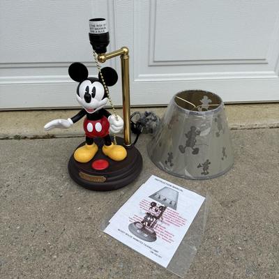 LOT 236A: New Disney Creative Joes Mickey Mouse Animated Talking Lamp DM-352-001