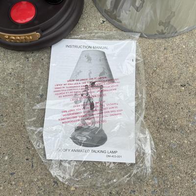 LOT 237A: New Disney Creative Joes Goofy Animated Talking Lamp DM-403-001