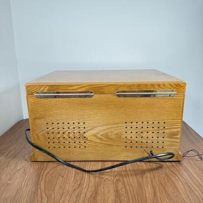 LOT 238A: Detrola Model KM837: plays Vinyl Records & CDs