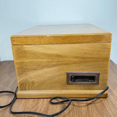 LOT 238A: Detrola Model KM837: plays Vinyl Records & CDs