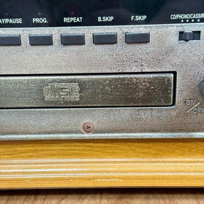 LOT 238A: Detrola Model KM837: plays Vinyl Records & CDs