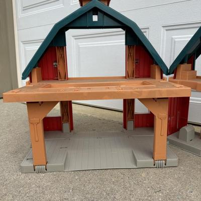 LOT 242A: 1998 Hasbro Tonka Farms Play Stage