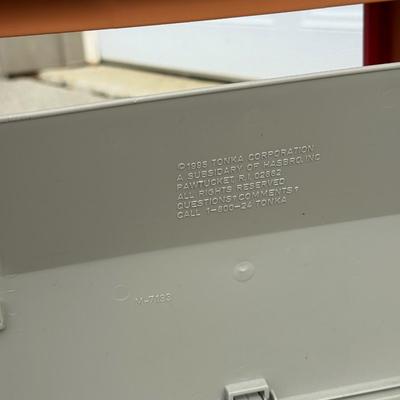 LOT 242A: 1998 Hasbro Tonka Farms Play Stage