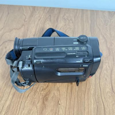 LOT 243B: Sony Steady Shot Video Hi8 Handycam Video Camera Recorder CCD-TR500