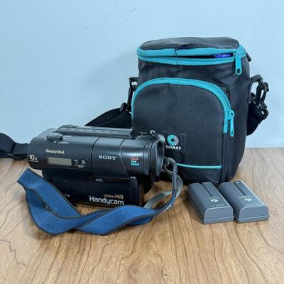 LOT 243B: Sony Steady Shot Video Hi8 Handycam Video Camera Recorder CCD-TR500
