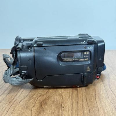 LOT 243B: Sony Steady Shot Video Hi8 Handycam Video Camera Recorder CCD-TR500