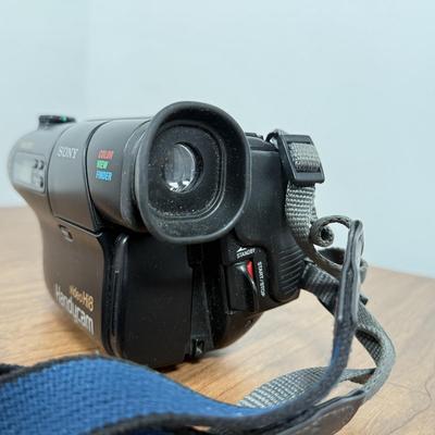 LOT 243B: Sony Steady Shot Video Hi8 Handycam Video Camera Recorder CCD-TR500