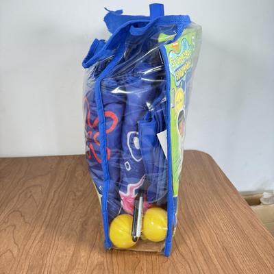 LOT 245A: New Nickelodeon Play Hut SpongeBob SquarePants 5-in-1 Play Tent