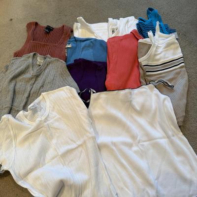 LOT 251L: Bin Full of Petite / Junior Ladies' Tanks & Tees: Guess, OP, Taxi, Blue Asphalt & More