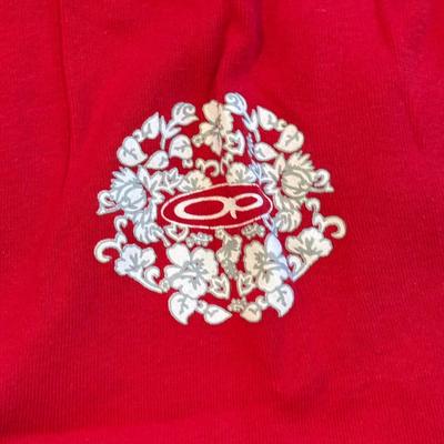 LOT 251L: Bin Full of Petite / Junior Ladies' Tanks & Tees: Guess, OP, Taxi, Blue Asphalt & More