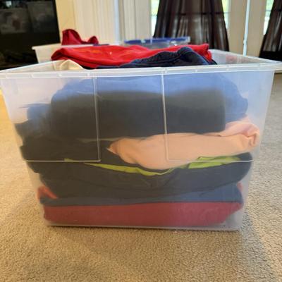 LOT 256L: Tote of Nike Sportswear for Men & Boys: Some NWT