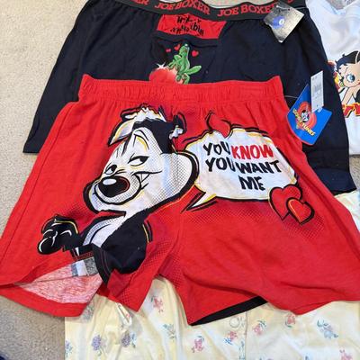 LOT 260L: NWT Sleepwear & Robes: Betty Boop, Joe Boxer, Nautica & More