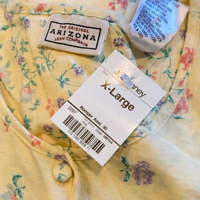 LOT 260L: NWT Sleepwear & Robes: Betty Boop, Joe Boxer, Nautica & More