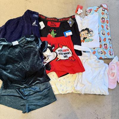 LOT 260L: NWT Sleepwear & Robes: Betty Boop, Joe Boxer, Nautica & More