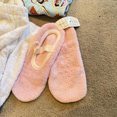 LOT 260L: NWT Sleepwear & Robes: Betty Boop, Joe Boxer, Nautica & More