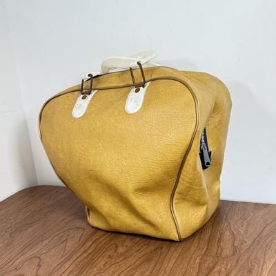 LOT 261A: Vintage High Skone 300 DO68/2591 Bowling Ball w/ Mustard Yellow Carrying Bag