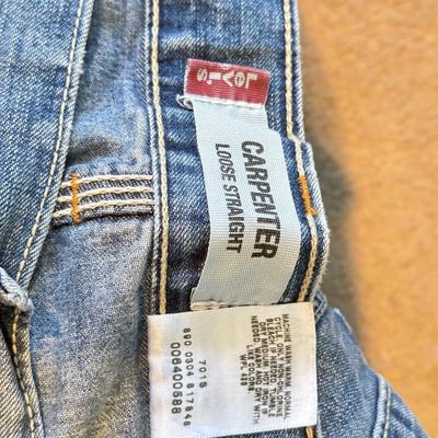 LOT 262L: Pants & Shorts: Quiksilver, Silvertab, Wear First, American Eagle, Levi's, Plugg & More