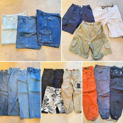 LOT 262L: Pants & Shorts: Quiksilver, Silvertab, Wear First, American Eagle, Levi's, Plugg & More