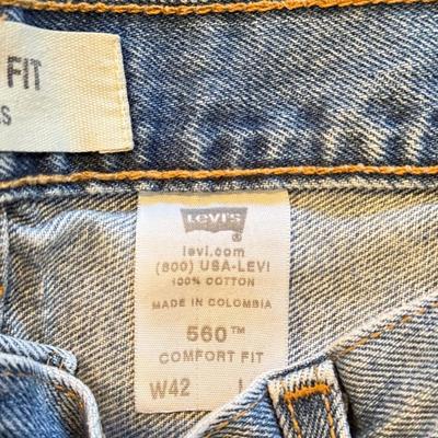 LOT 262L: Pants & Shorts: Quiksilver, Silvertab, Wear First, American Eagle, Levi's, Plugg & More