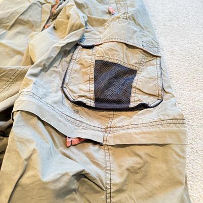 LOT 262L: Pants & Shorts: Quiksilver, Silvertab, Wear First, American Eagle, Levi's, Plugg & More