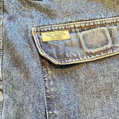 LOT 262L: Pants & Shorts: Quiksilver, Silvertab, Wear First, American Eagle, Levi's, Plugg & More