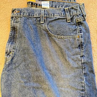 LOT 262L: Pants & Shorts: Quiksilver, Silvertab, Wear First, American Eagle, Levi's, Plugg & More