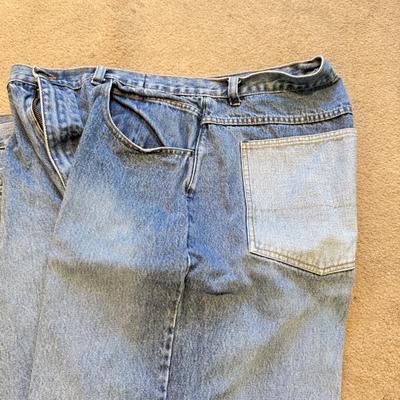 LOT 262L: Pants & Shorts: Quiksilver, Silvertab, Wear First, American Eagle, Levi's, Plugg & More