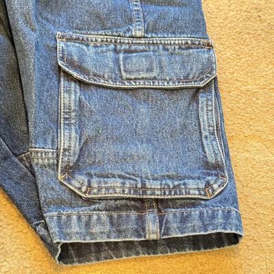 LOT 262L: Pants & Shorts: Quiksilver, Silvertab, Wear First, American Eagle, Levi's, Plugg & More