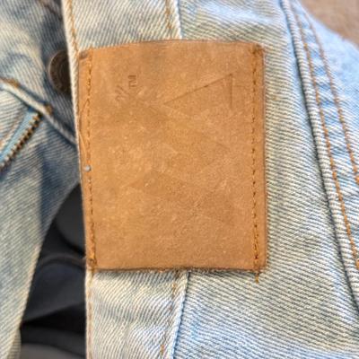 LOT 262L: Pants & Shorts: Quiksilver, Silvertab, Wear First, American Eagle, Levi's, Plugg & More