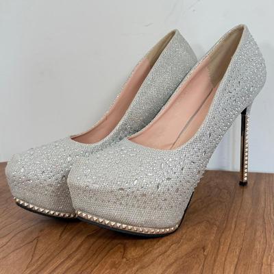 LOT 264B: Glamorous Cheer Dress Glitzy Platform Pumps (48)