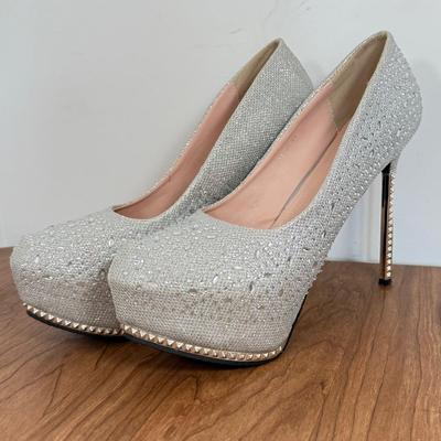 LOT 264B: Glamorous Cheer Dress Glitzy Platform Pumps (48)