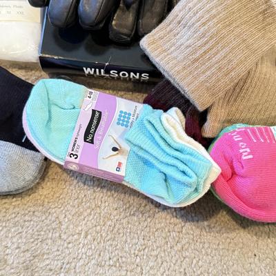 LOT 272L: NWT/NIP Conair Foot Vibes Slippers, Socks, Undershirts, Underwear & More