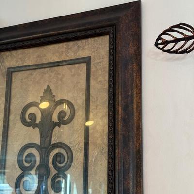 LOT 274H/L: Framed Home Decor