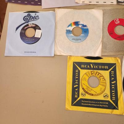 Lot of 45 RPM Records Counrty Merle Haggard Johnny Cash Sun Records George Jones