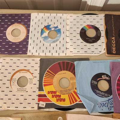 Lot of 45 RPM Records Counrty Merle Haggard Johnny Cash Sun Records George Jones