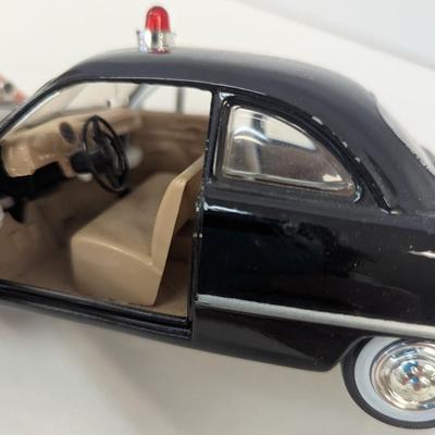 1953 Chevrolet Bel Air & 1949 Ford Sheriff Highway Patrol 1/24 Scale Cars