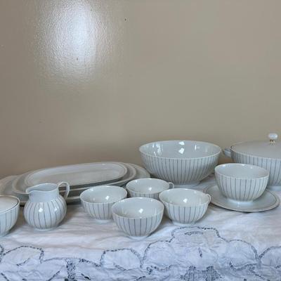 Vintage ARZBERG Germany Serving and Tea Dishware