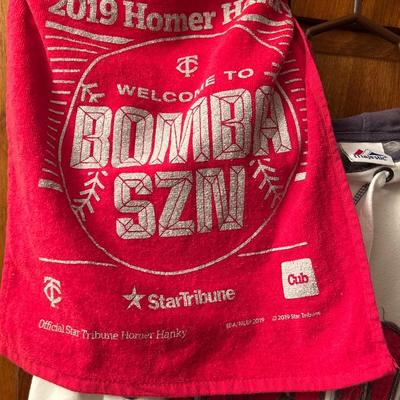 MN twins hoodie & Hanky