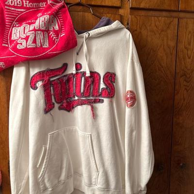 MN twins hoodie & Hanky