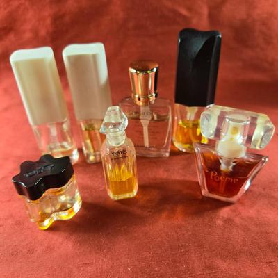 Group of 7 Salesman Sample Parfumes