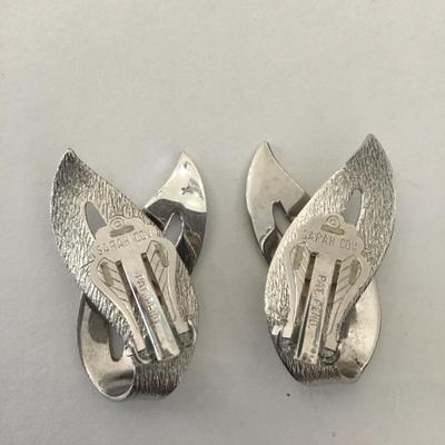 Vintage Sarah Coventry, silver toned clip on earrings