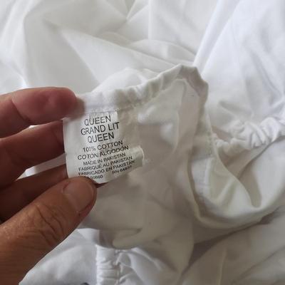 Pottery Barn Queen Quilted Bedspread w/Shams & Sheets (GB3-ES)