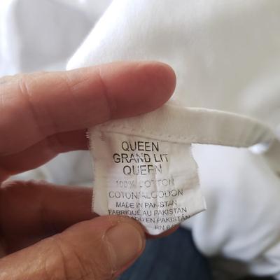Pottery Barn Queen Quilted Bedspread w/Shams & Sheets (GB3-ES)