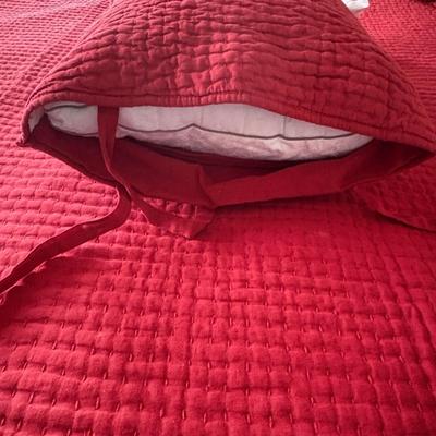 Pottery Barn Queen Quilted Bedspread w/Shams & Sheets (GB3-ES)