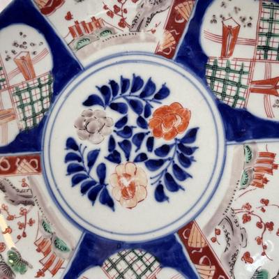 Japanese Imari Porcelain Plate (LR-DZ)